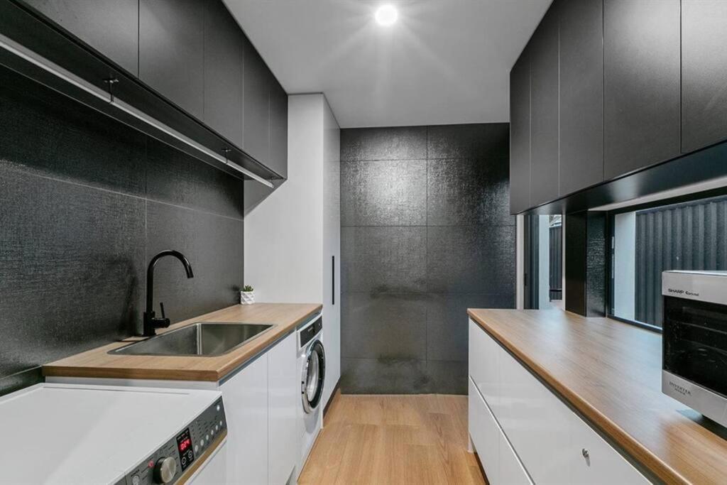 Beachside Buddina Luxury Family House 5 Bedrooms Exteriör bild