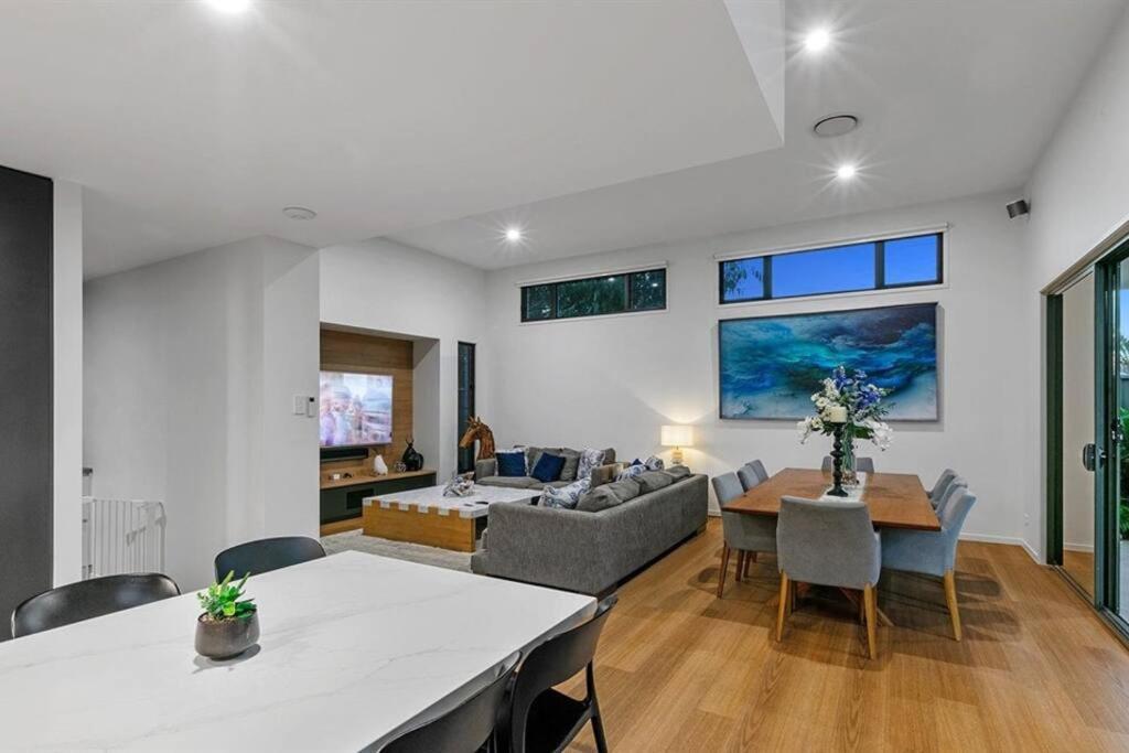 Beachside Buddina Luxury Family House 5 Bedrooms Exteriör bild