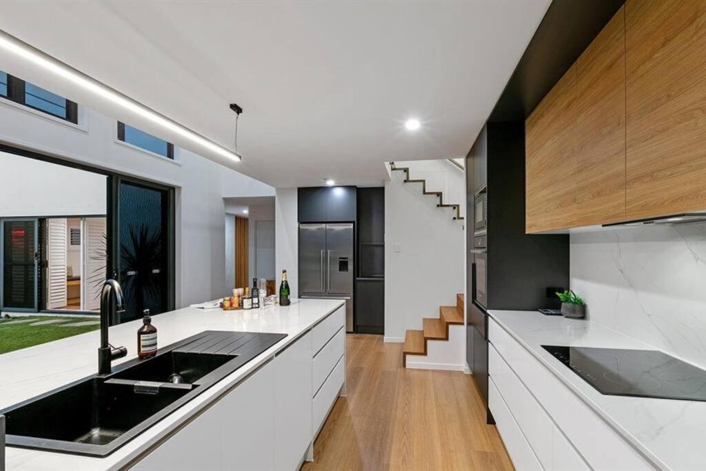 Beachside Buddina Luxury Family House 5 Bedrooms Exteriör bild