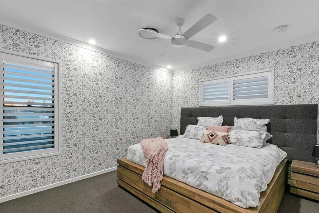 Beachside Buddina Luxury Family House 5 Bedrooms Exteriör bild